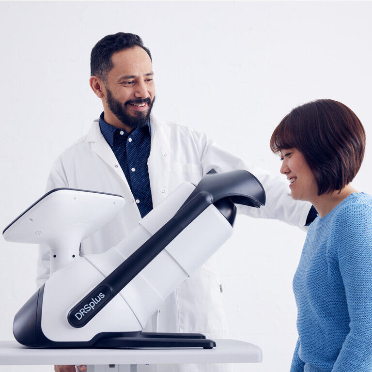 iCare_DRSplus_male_doctor_and_patient_preparing_for_exam_1080x1080-768x768